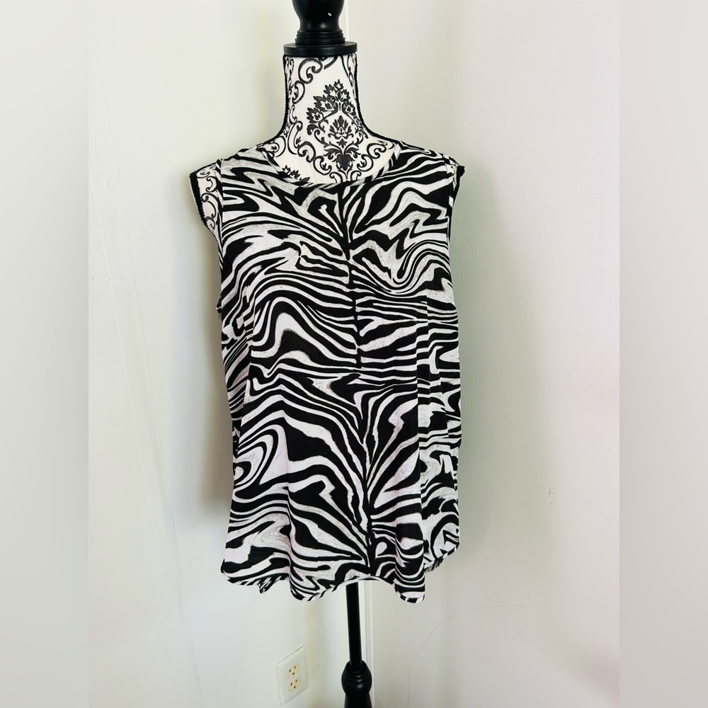 MICHAEL Michael Kors Women’s Black White Animal Print Sleeveless Back Zip Top